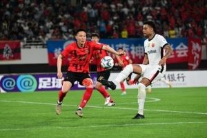 海港6比2苏州东吴 贡献一球一助攻的蒯纪闻获得本场最佳球员