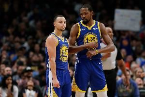 你会永远活在库里阴影下！KD：在我幻想的NBA世界里我就是GOAT