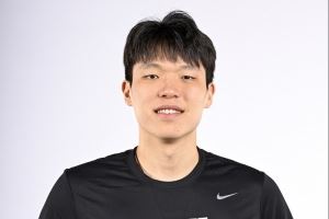 媒体人：杨瀚森出色的传球和柔和的投篮手感 还是挺适合老鹰的