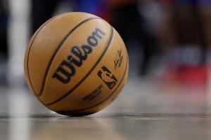 听说今年NBA休赛期会很热闹 你最期待什么样的交易或签约的发生？