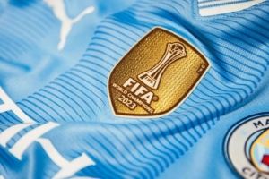 记者：世俱杯冠军将获得特殊的冠军徽章，并将在球衣上保留四年
