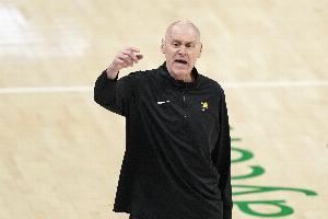 卡莱尔：哈利侵略性和团队相辅相成 团队提升时个人能力也会增强